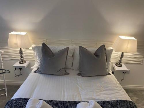 Fully Furnished And Stylishly Decorated Apartment (Flat 2)