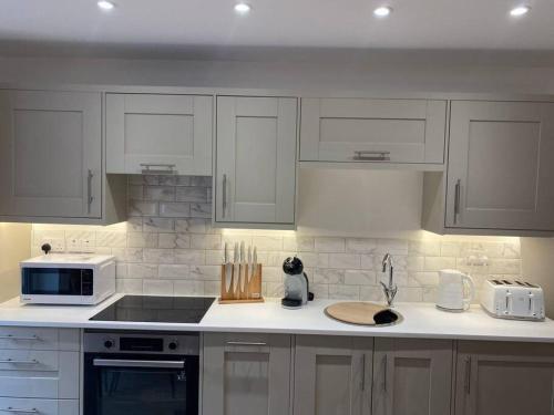 Fully Furnished And Stylishly Decorated Apartment (Flat 2)