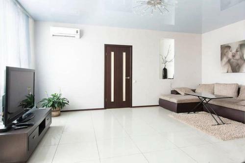 Modern-style Apartment In Kiev