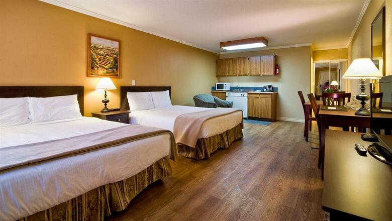 Hotel Kelowna Inn & Suites