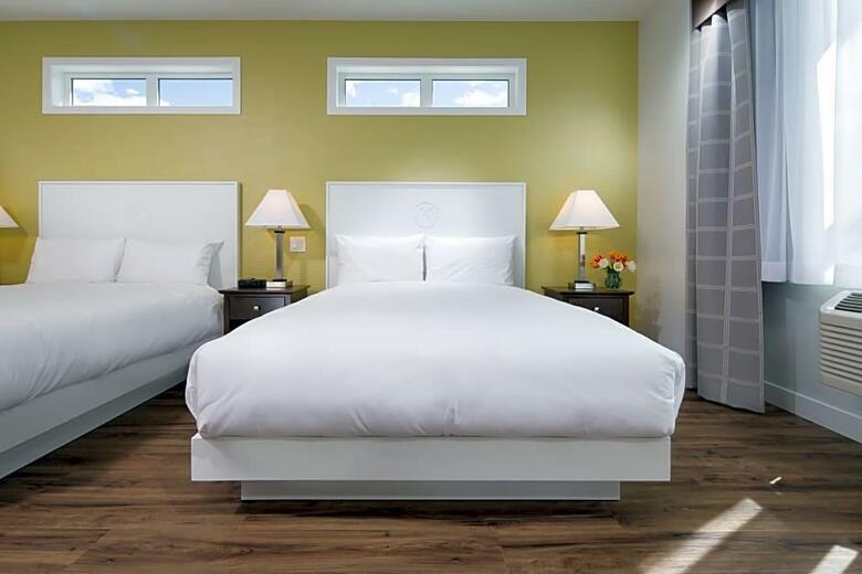 Hotel Kelowna Inn & Suites