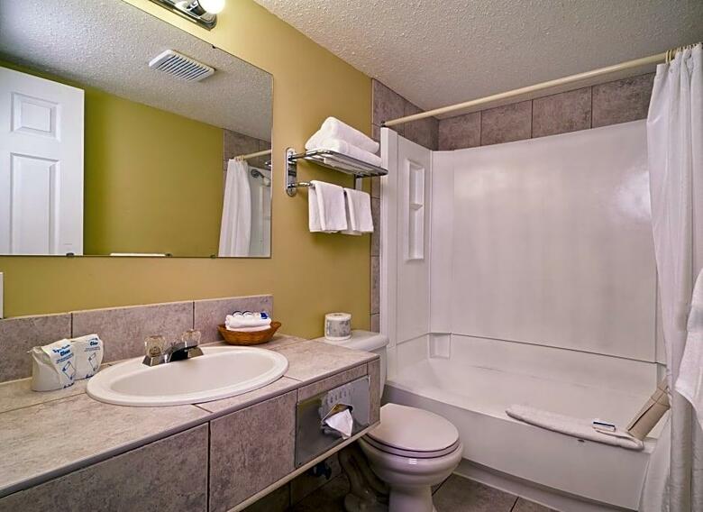 Hotel Kelowna Inn & Suites