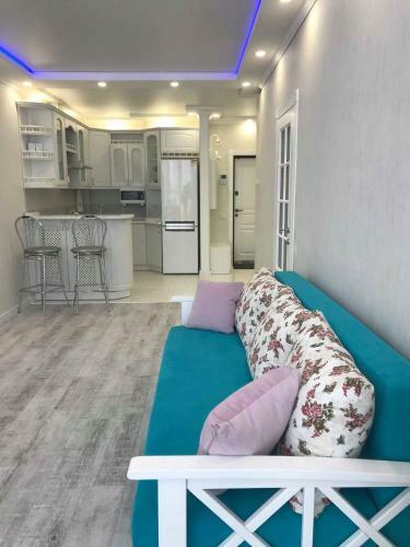 Luxe Apartment On Drahomanova