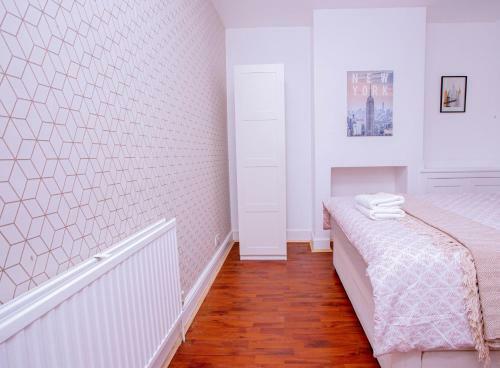 The Sapphire, Cosy & Comfy 3 Bed House-city Centre