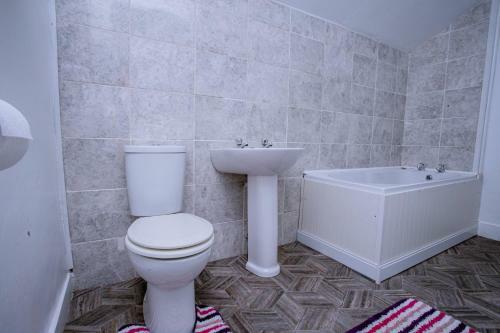 The Sapphire, Cosy & Comfy 3 Bed House-city Centre