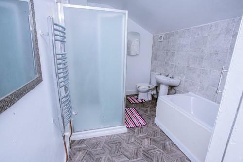 The Sapphire, Cosy & Comfy 3 Bed House-city Centre