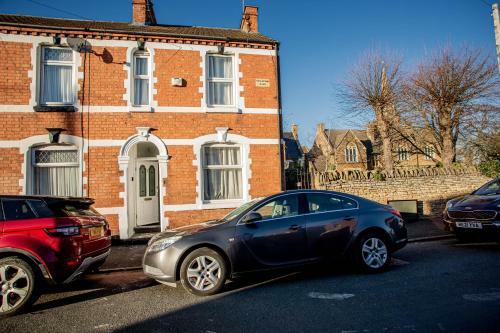 The Sapphire, Cosy & Comfy 3 Bed House-city Centre