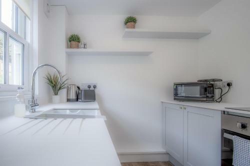 Brook Cottage - 2 Bedroom Cottage - Dale