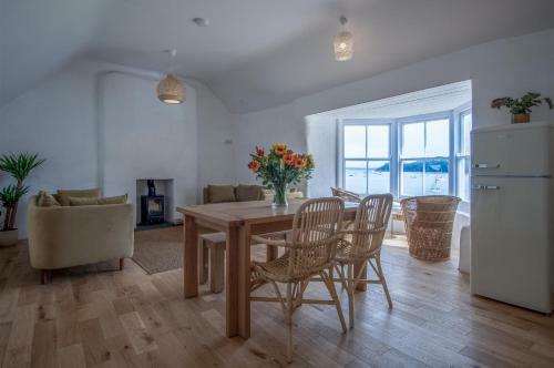 Brook Cottage Green - 2 Bedroom Cottage - Dale