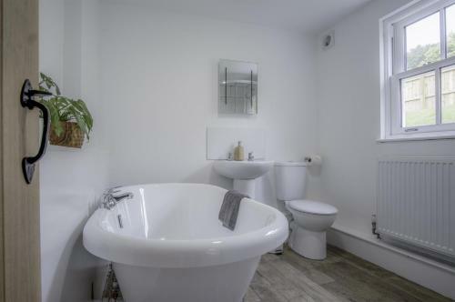 Brook Cottage Green - 2 Bedroom Cottage - Dale