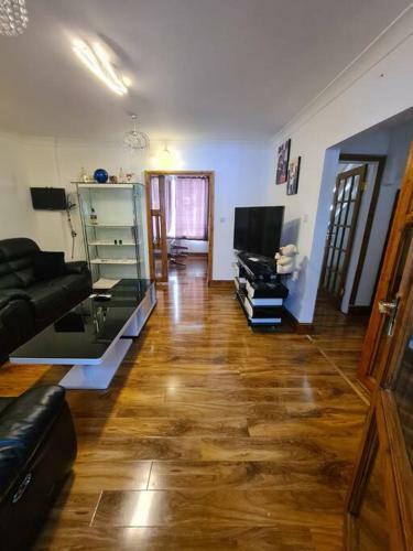 Charming Residential Home - London