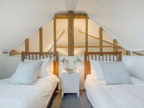 Contemporary Barn Conversion In Rural Suffolk - 4