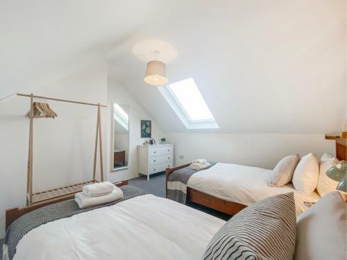 Contemporary Barn Conversion In Rural Suffolk - 4