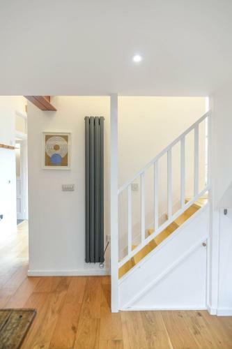 Contemporary Barn Conversion In Rural Suffolk - 4