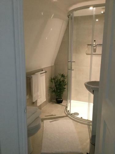Bed & Breakfast Glebe House