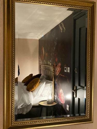 Hostal Anne Boleyn?s Escape