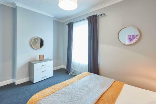 Eskdale House 3 Or 4 Bed Setup And Sofa Workstays Uk