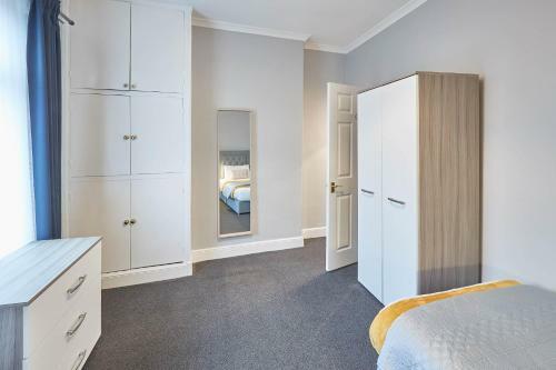 Eskdale House 3 Or 4 Bed Setup And Sofa Workstays Uk