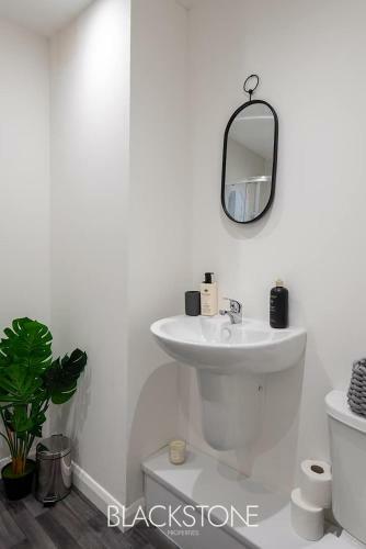 Quincy 2, Modern One Bedroom Apartment By Bpne Properties