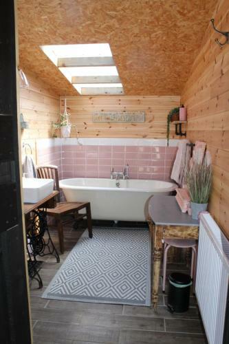 Green Rabbit Glamping