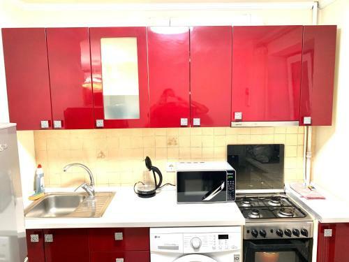 Sunset Suite Apartment 400 M From Guliver Mall