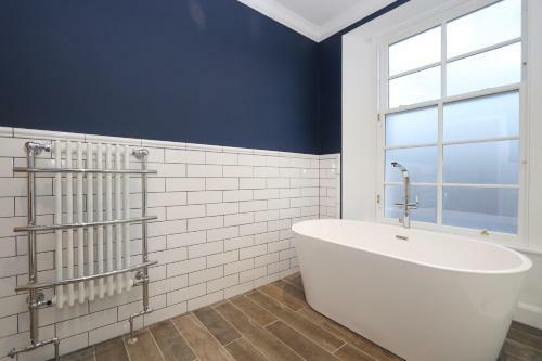 Dollar Apartments-41 Bridge Street
