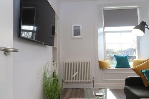 Dollar Apartments-39 Bridge Street
