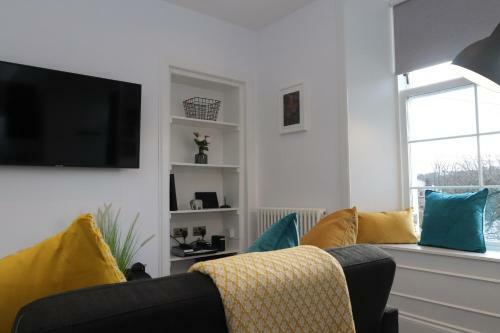 Dollar Apartments-39 Bridge Street