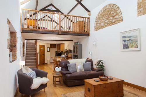 Oak Tree Barn