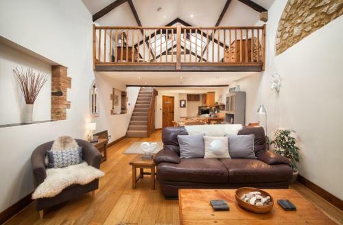 Oak Tree Barn