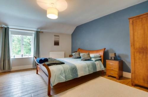 2 Tan-y-castell