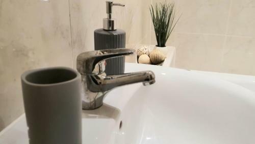 Melton Court Apartments 2x 2bed2bath
