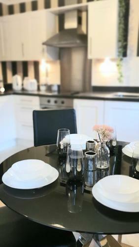 Melton Court Apartments 2x 2bed2bath