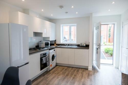 27 Saxelby Avenue