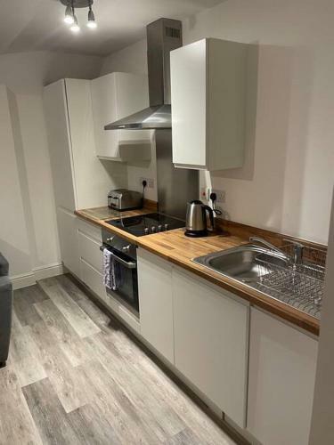Apt 210 Lovely 1 Bedroom Apartment - Free Parking