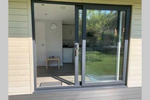 Apartamento Independent Garden Studio - Sleeps Max 3.
