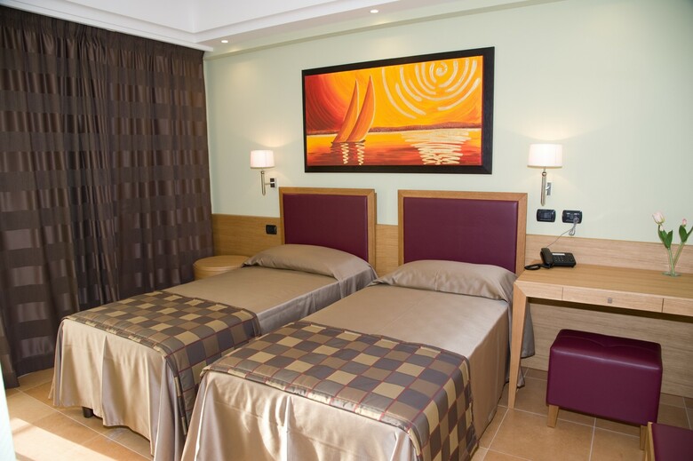 Artemis Hotel