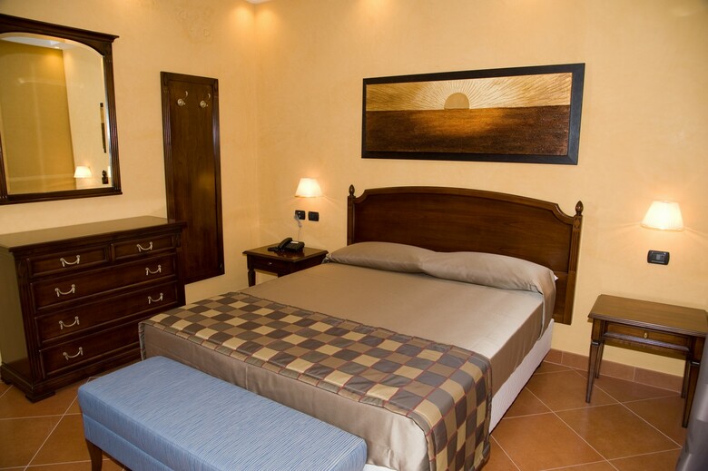 Artemis Hotel
