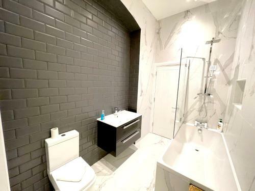 Home Crowd Luxury Apartments - Park View