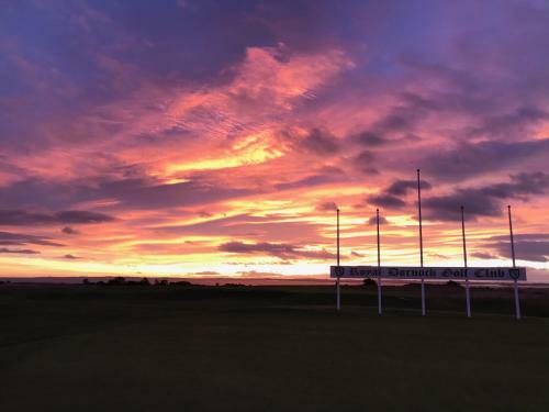 Royal Golf Apartments