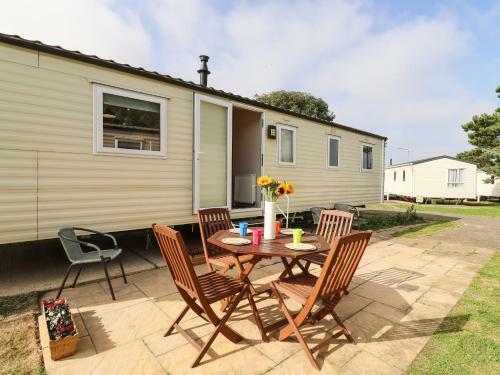 The Coastal Retreat Lodge