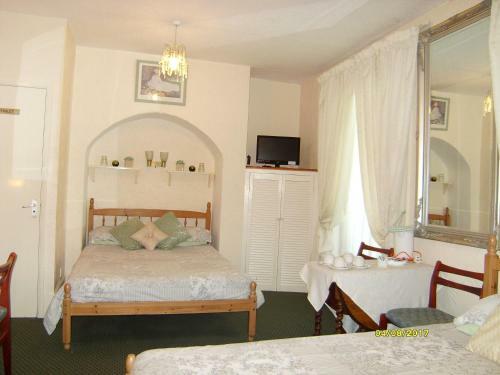 Hostal St Martins Guest House