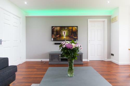 Super Prime Duloch - Dunfermline - 2 Bed Executive Apartment
