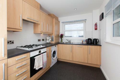Super Prime Duloch - Dunfermline - 2 Bed Executive Apartment