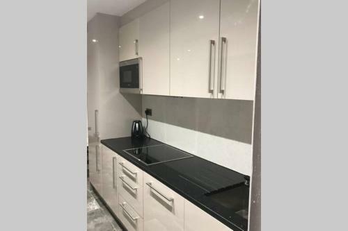Apartamento Bright, Stylish Studio Flat With Sky Sports