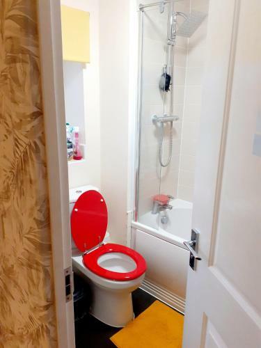 Inviting 3-bed House In East Cowes