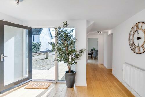 3 Bedroom Holiday Annex With Parking