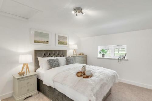 2-bedroom Holiday Home With Parking