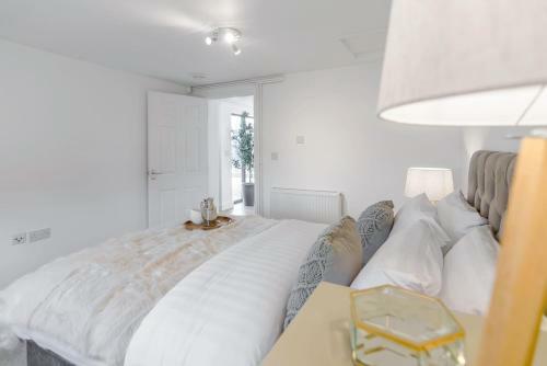 2-bedroom Holiday Home With Parking