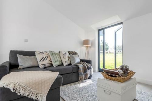 2-bedroom Holiday Home With Parking